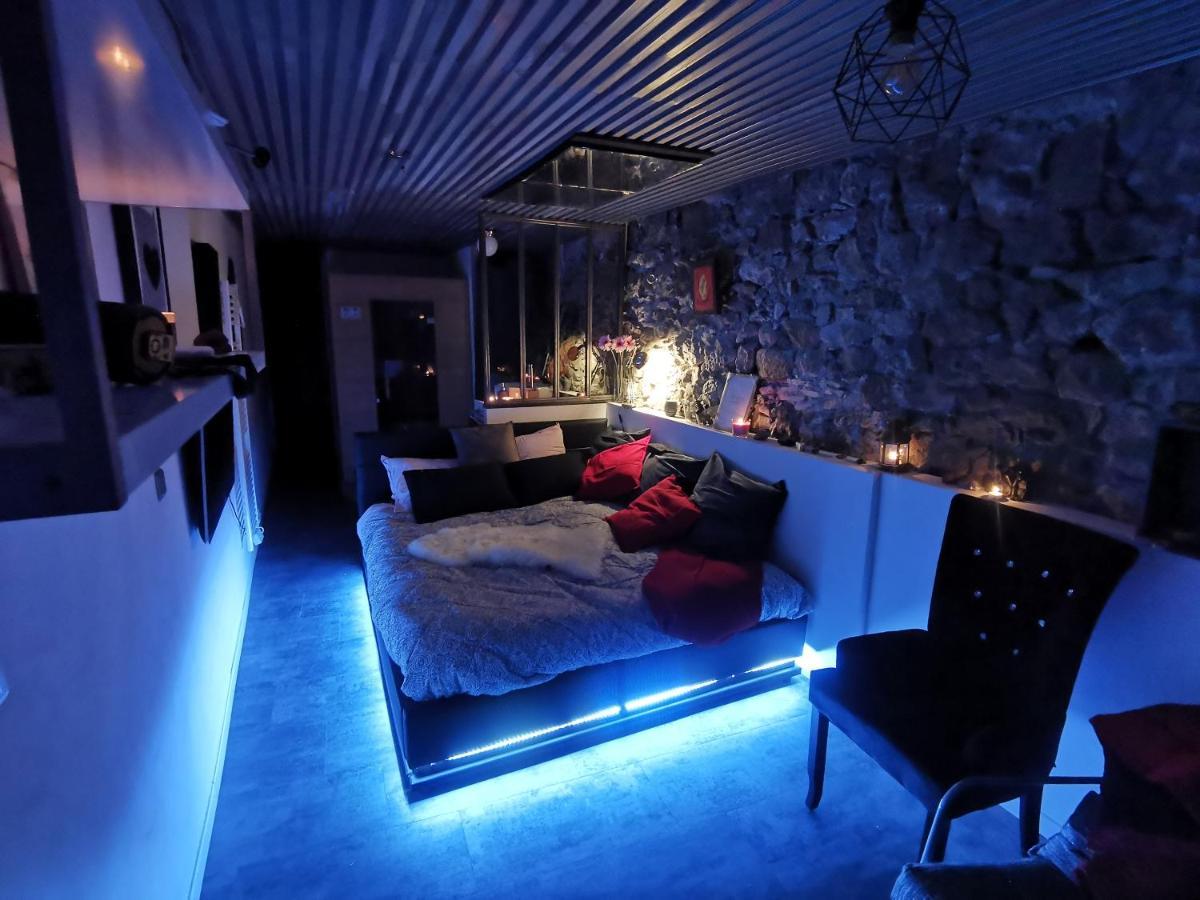 Sweet Loft Grenoble-Love Room Avec Jacuzzi & Sauna Exterior photo
