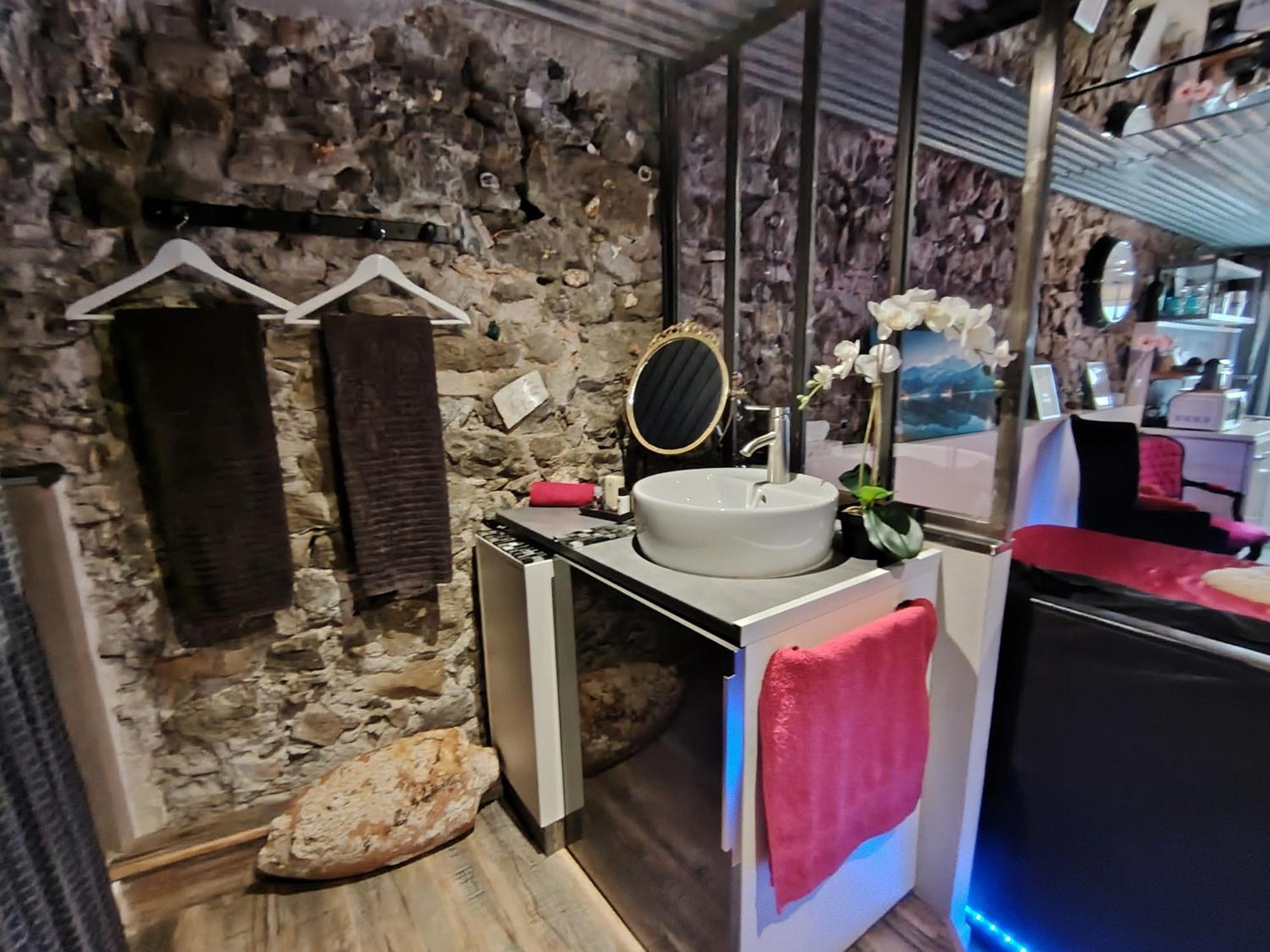 Sweet Loft Grenoble-Love Room Avec Jacuzzi & Sauna Exterior photo