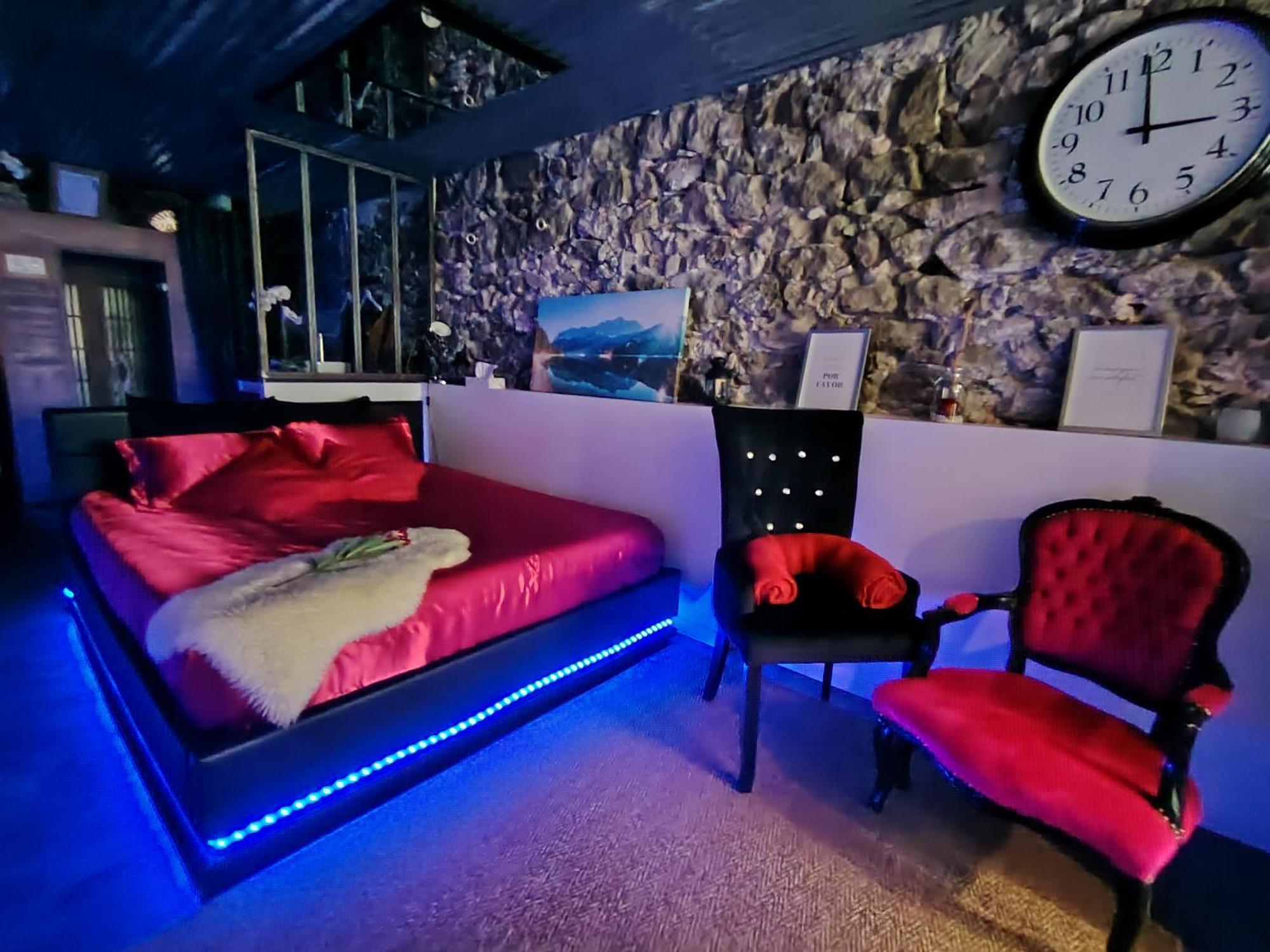 Sweet Loft Grenoble-Love Room Avec Jacuzzi & Sauna Exterior photo
