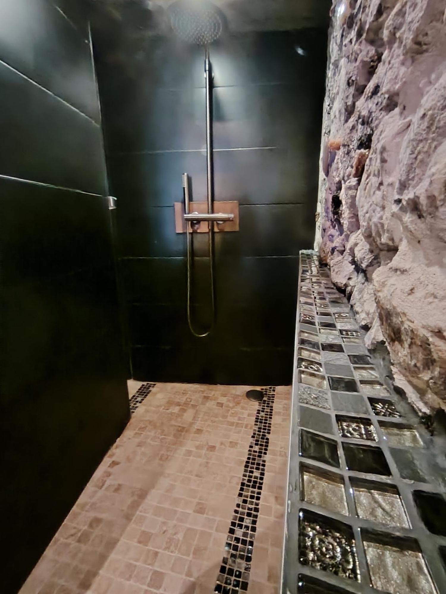 Sweet Loft Grenoble-Love Room Avec Jacuzzi & Sauna Exterior photo
